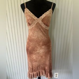 MIDI Length Dress with Ruffle & Lace Detail